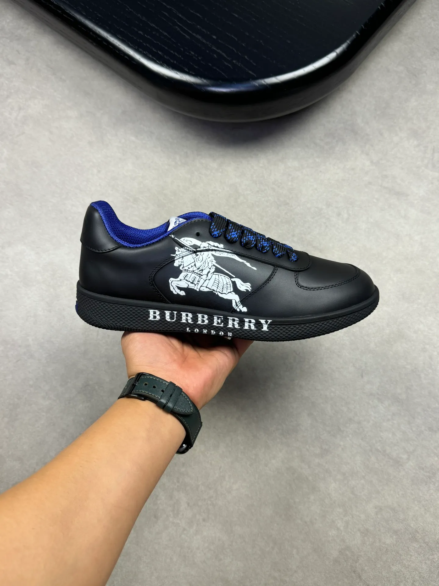 p420💰Men's shoes [BURBERRY] Burberry - High-end quality original order 🔍🔍🔍 - Upper: imported 🔝 Napa calfskin, 3D color printed brand totem on shoe body, tongue brand cloth label, heel air-pressure brand totem - Inner: canvas lining, feet; water-dyed cowhide - Outsole: ultra-light TPR rubber; two-color molded outsole -Ultra-high quality control and fine workmanship: outstanding (high-end, extravagance, grade) -Size: 38-44 (45, 46, can be customized)